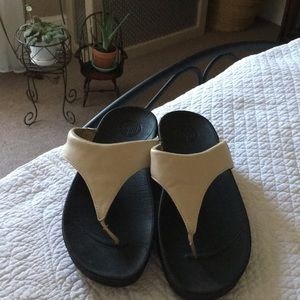 Women’s fit flops